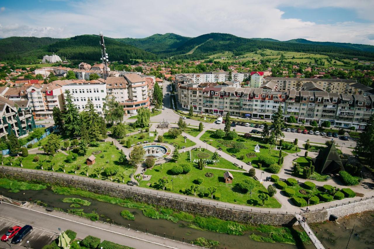 Hotel Cerbul Covasna Buitenkant foto